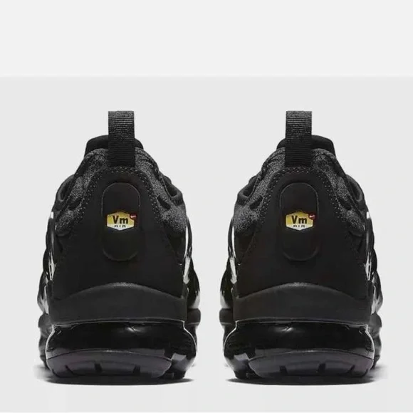 Nike Air Vapormax Plus - Picture 3 of 9